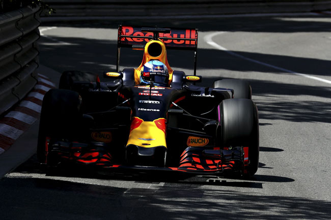 Ricciardo claims Monaco pole beating Mercedes