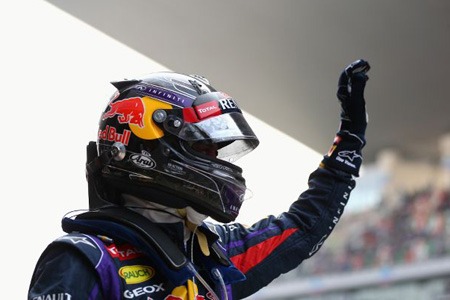 Vettel sets new pole record in India